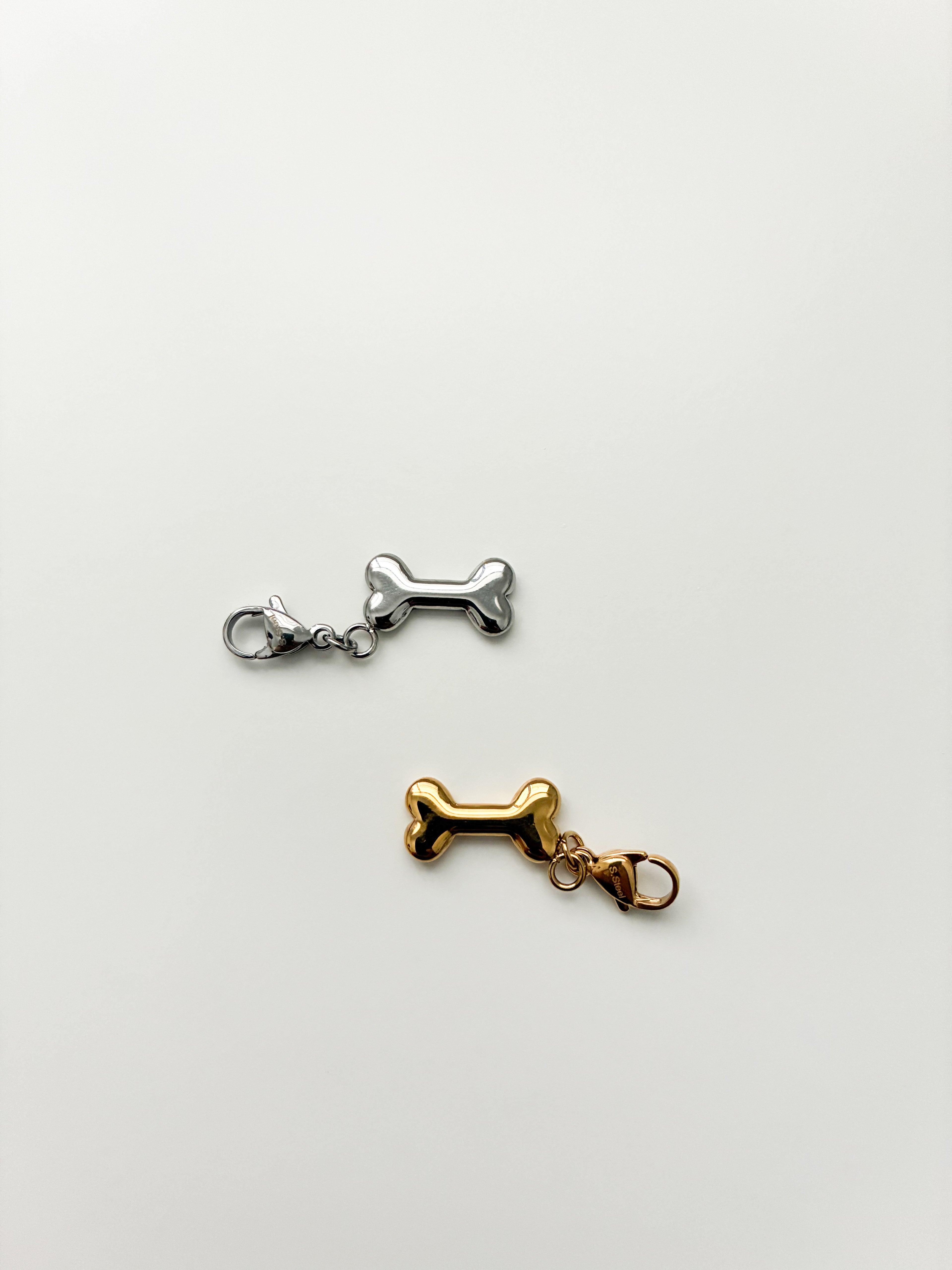 huesito charm