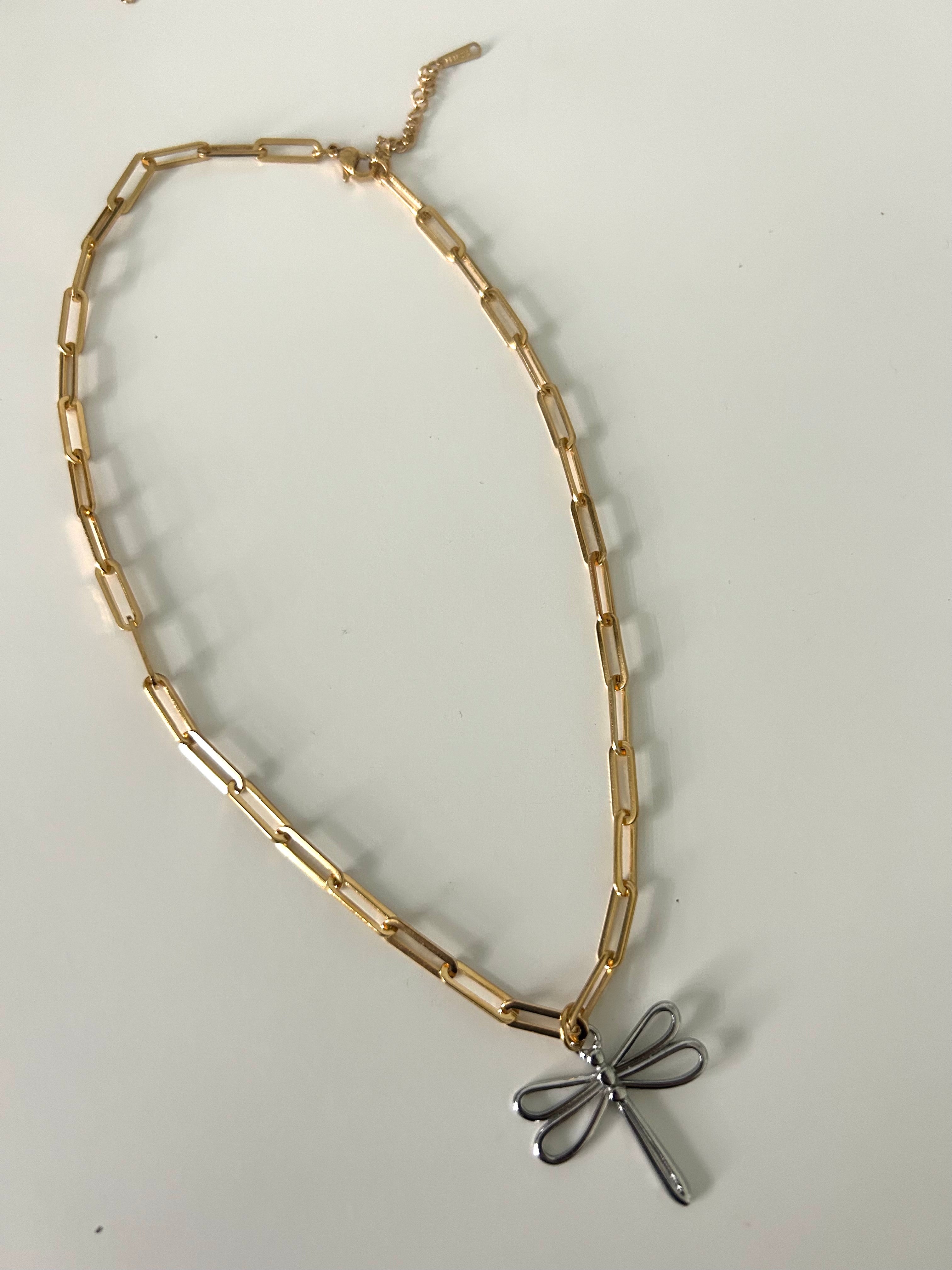 Libelula dorada necklace
